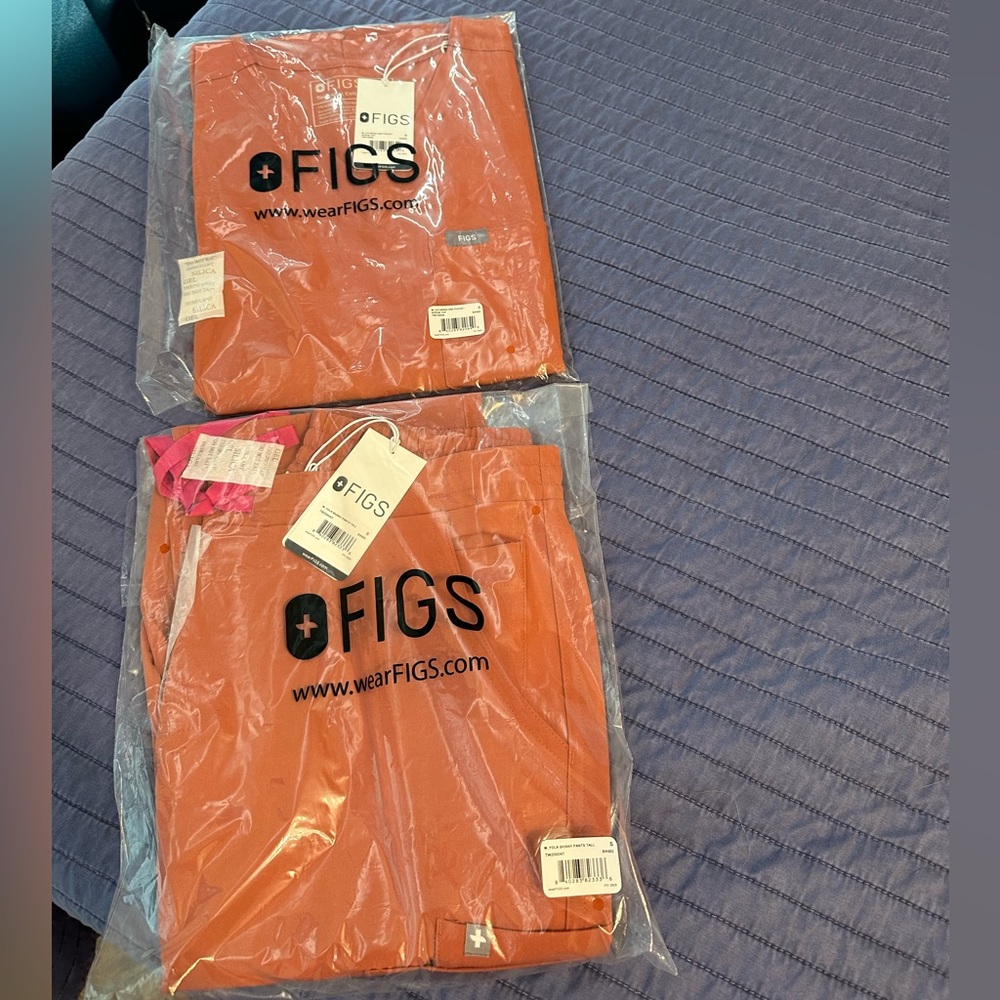 Figs scrubs NWT